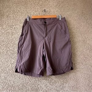 REÍ Men's Brown Shorts